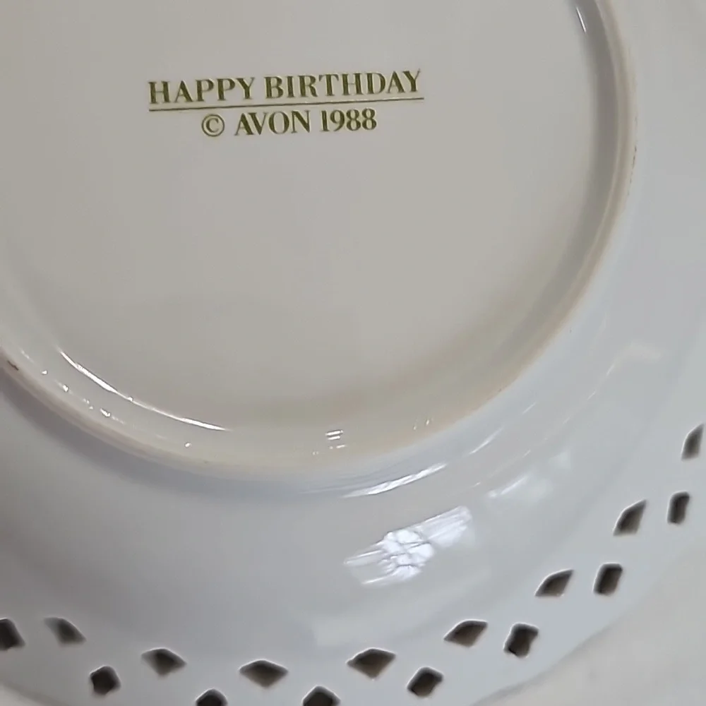 Avon milk white